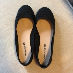 American Eagle black flat shoes.